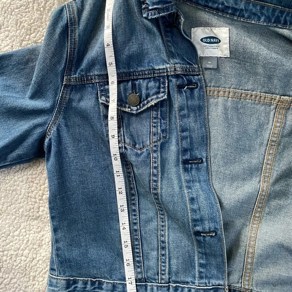 NWT - Classic Distress Jean Jacket for Women, Size Medium - Picture 8 of 10